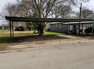 484 Isle Of View Dr, Mc Queeney, TX 78123