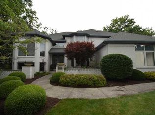 9040 Rolling Hill Rd, Holland, OH 43528