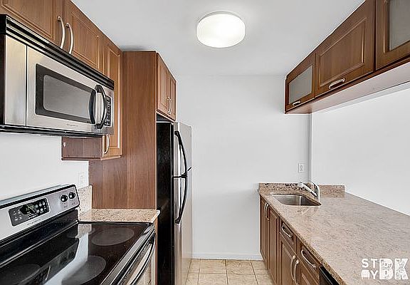5th image of 358 Grove St #11R