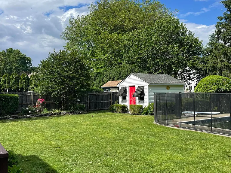 84 Forest St — Photo 14