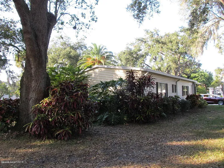 331 Holiday Park Blvd NE — Photo 3