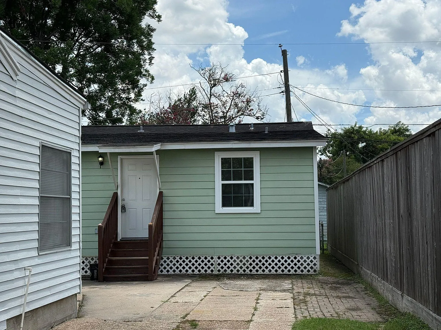 1 bed, 1.0 bath, 1168 sqft, $1,140 — Photo 2