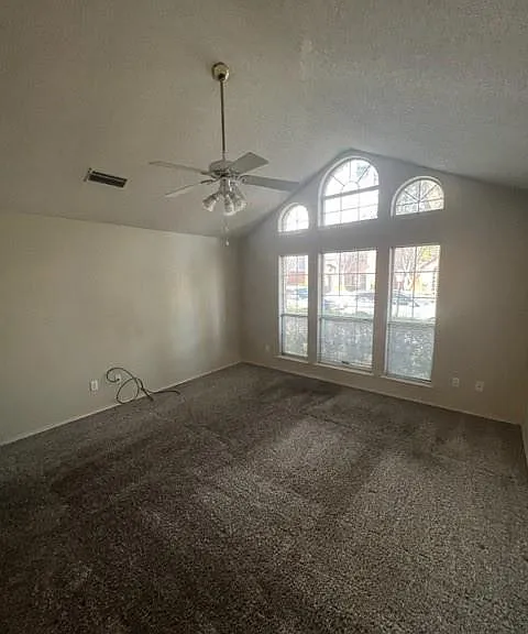 553 Raintree Cir — Photo 16