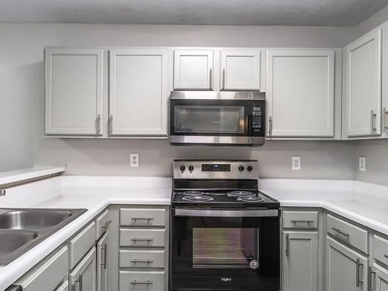 Wendover Ridge Apartments — Photo 7