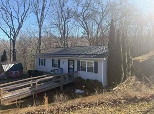 208 2nd St, Shady Spring, WV 25918