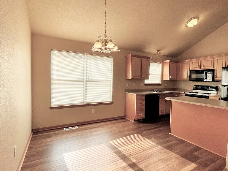 1973 S Powahatan Ct — Photo 3