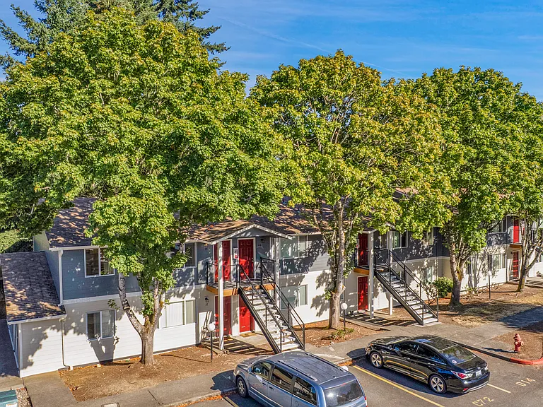 GRAND OAK APARTMENTS — Photo 16