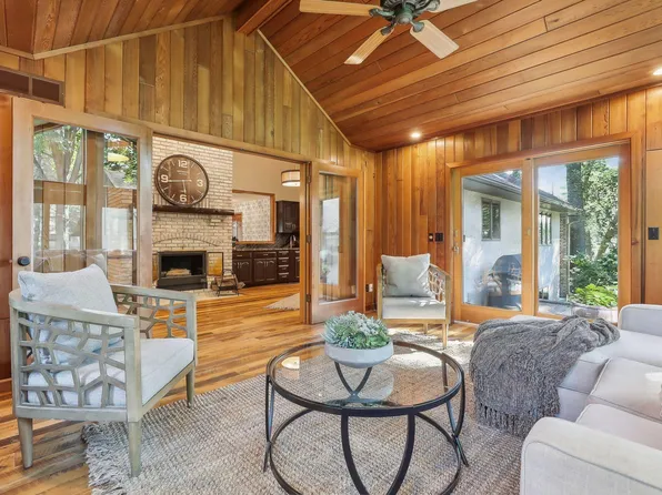 1055 Nelson Dr, Shoreview, MN 55126