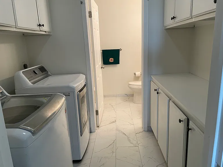 25 15th Pl #101 — Photo 26
