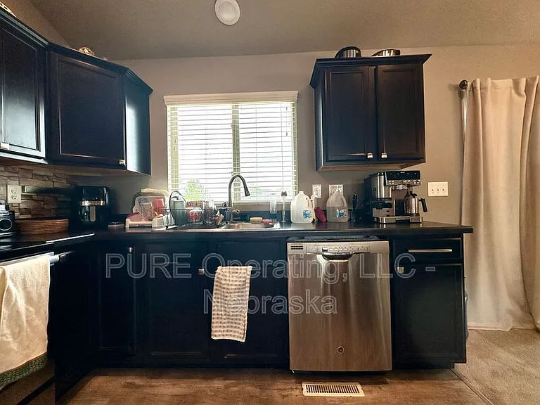 7605 N 92nd Ave — Photo 9