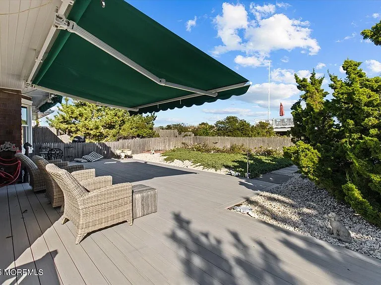 262 Sunset Ln — Photo 3