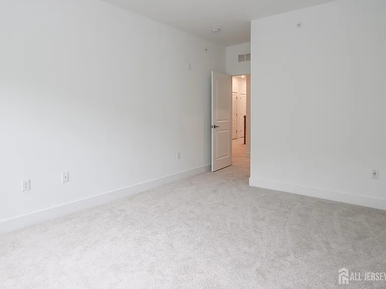 71 Veterans Way — Photo 18