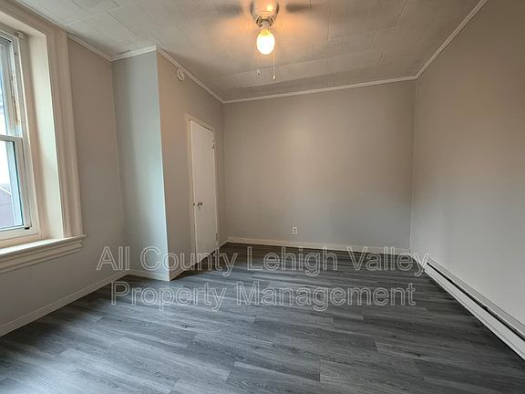 4th image of 114 S 8th St