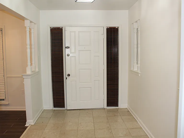 Shillingford Dr — Photo 8