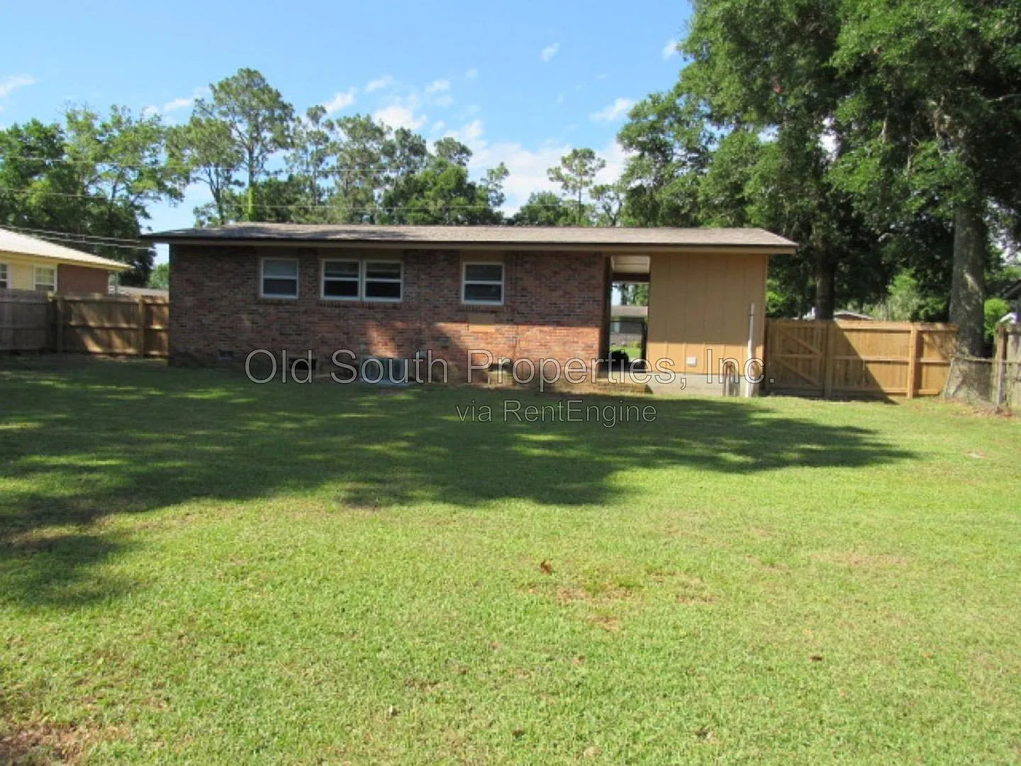 3 bed, 1.0 bath, 945 sqft, $1,450 — Photo 2