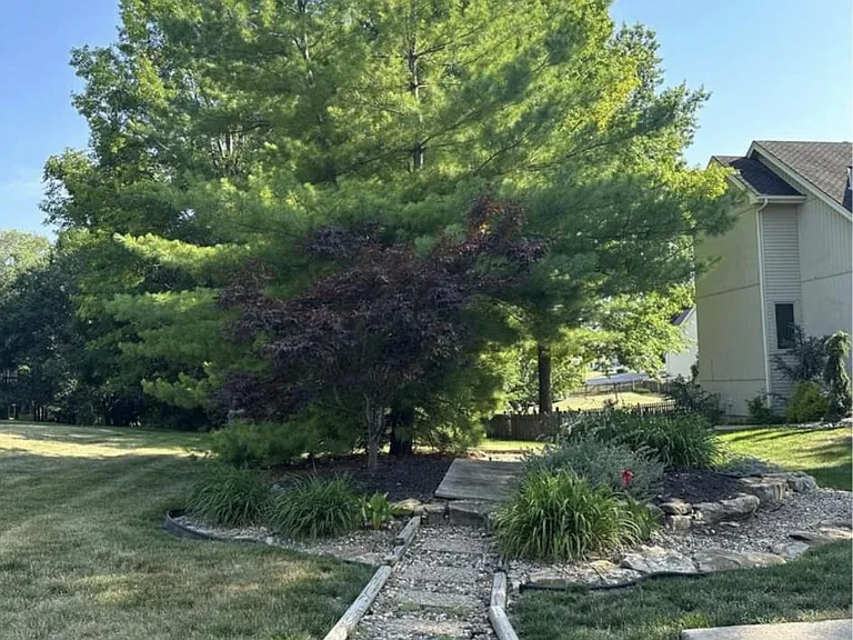 505 NW Highcliffe Dr — Photo 37