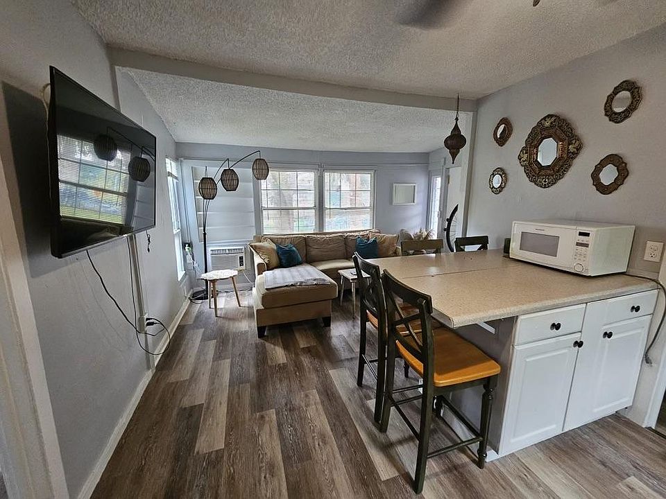 1st image of 1106 N J St #4