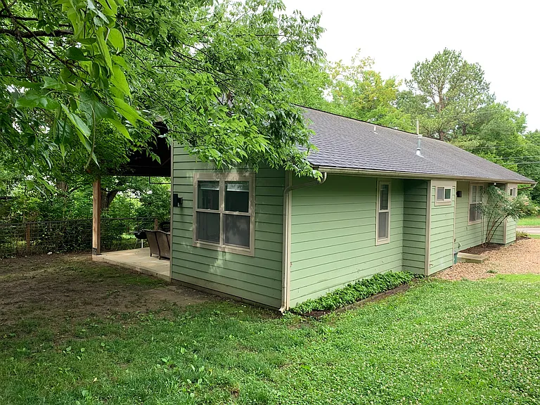 420 S Church Ave — Photo 11