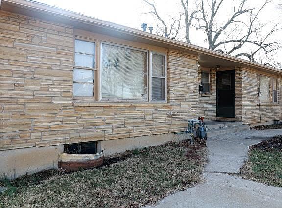 5th image of 1139 S Haden St #1/2