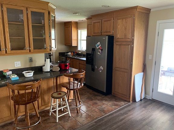 4th image of 1610 Eastwood Dr