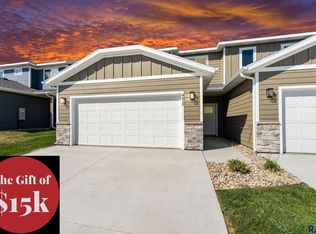 4610 E Whisper Ridge Pl, Sioux Falls, SD 57108