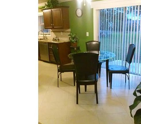 4th image of 319 Schoolside Dr