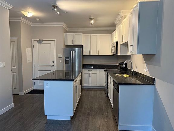 4th image of 11580 223rd St #105