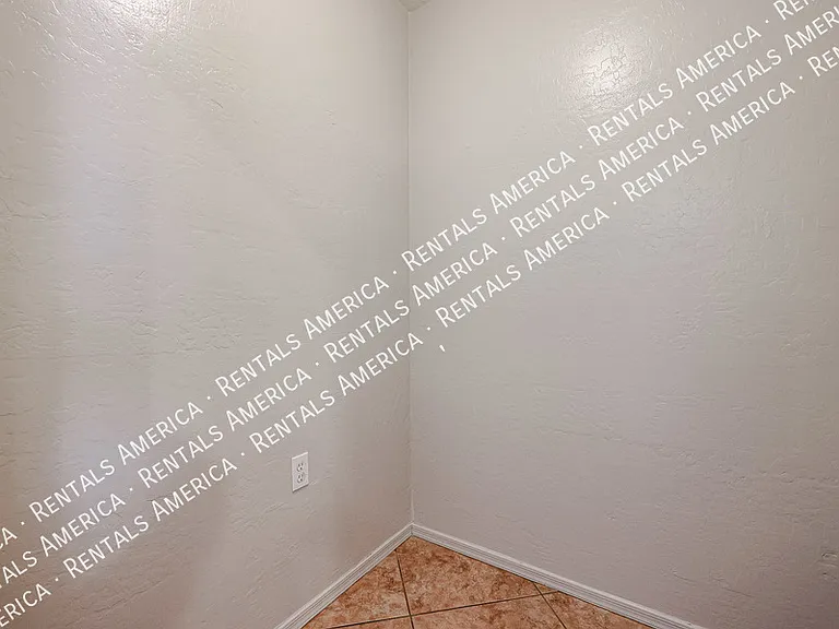 1155 E Winchester Pl — Photo 22
