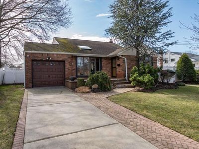 228 S Park Drive, Massapequa Park, NY, 11762