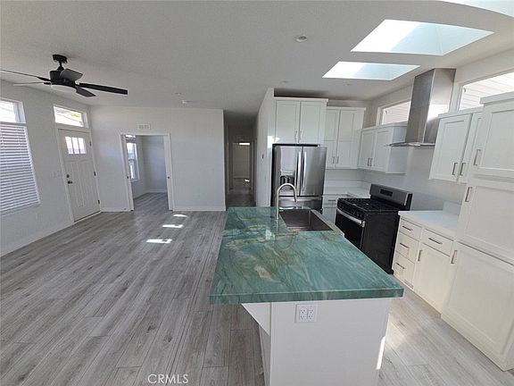 3rd image of 1 Heather Ln