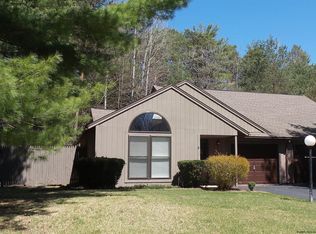 20 Elizabeth Ln, Queensbury, NY 12804