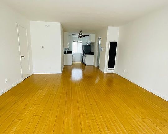 2nd image of 739 N Sweetzer Ave APT 2