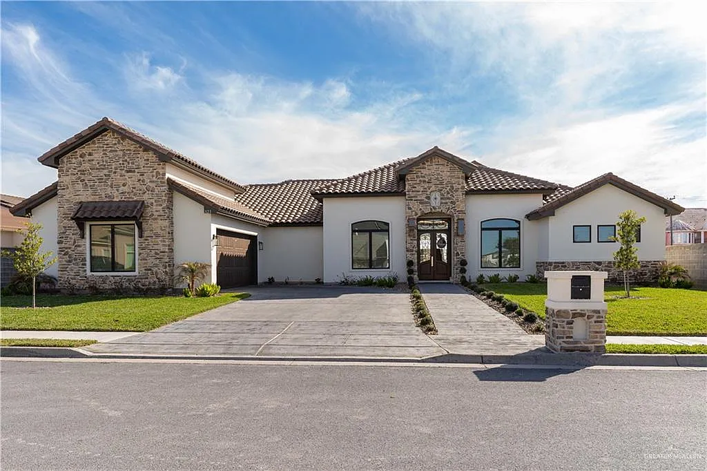 4 bed, 3.5 bath, 3125 sqft, $4,100 — Photo 1