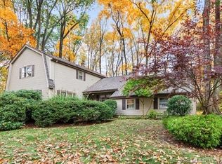 42 Cliffmount Dr, Bloomfield, CT 06002