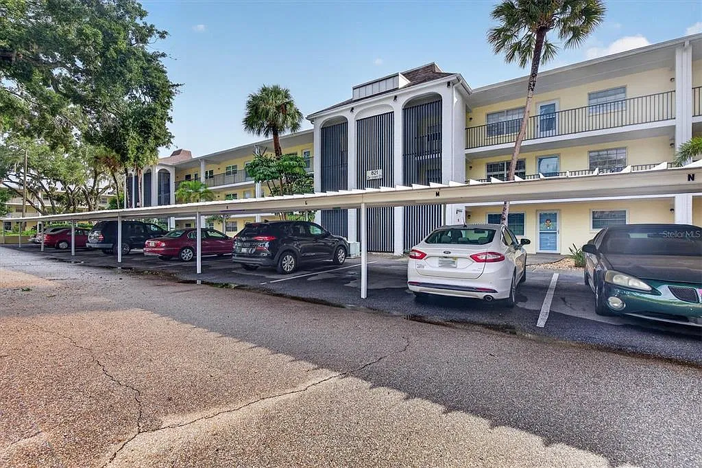 1 bed, 1.0 bath, 767 sqft, $1,399 — Photo 1