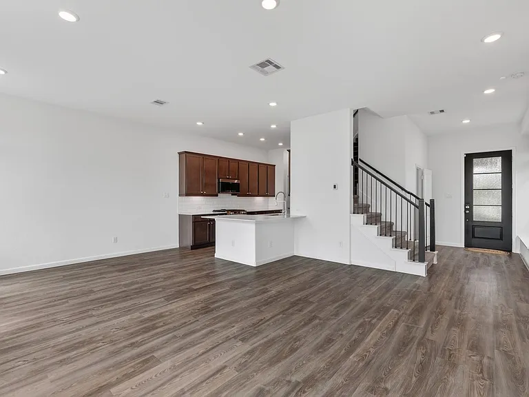 5634 Amber Brook Ln — Photo 10