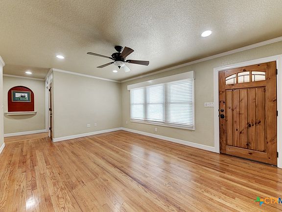 4th image of 690 Floral Ave