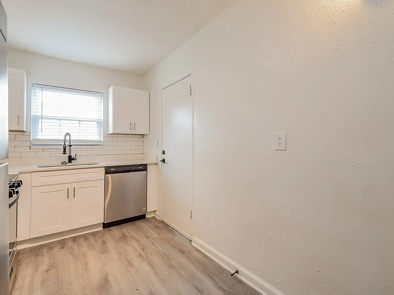 401 Clifton Rd NE #3 — Photo 5