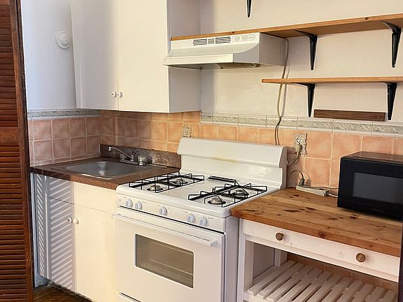 3rd image of 80 Cambridge Pl #2