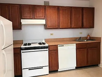 Rented by Zikos Realty Services