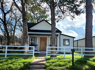 436 11th St, Hempstead, TX 77445