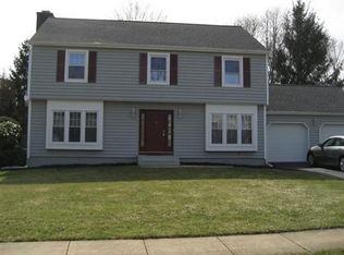 10 Magnolia Rd, Somerset, NJ 08873