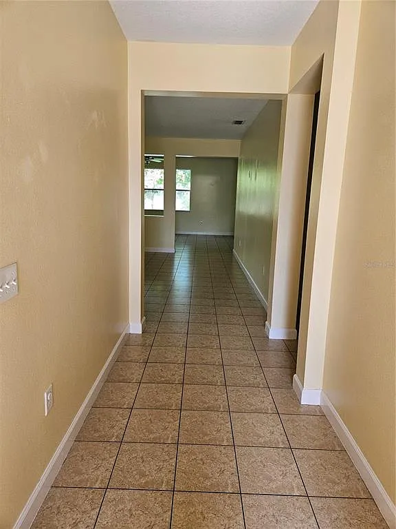 3 bed, 2.0 bath, 1925 sqft, $2,150 — Photo 2