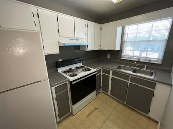 4th image of 601 State Ave #6