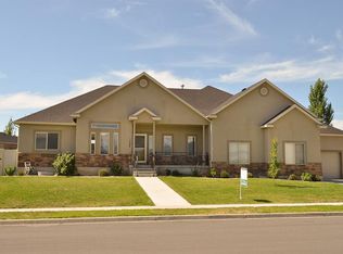 1596 Crestmont Way, Kaysville, UT 84037