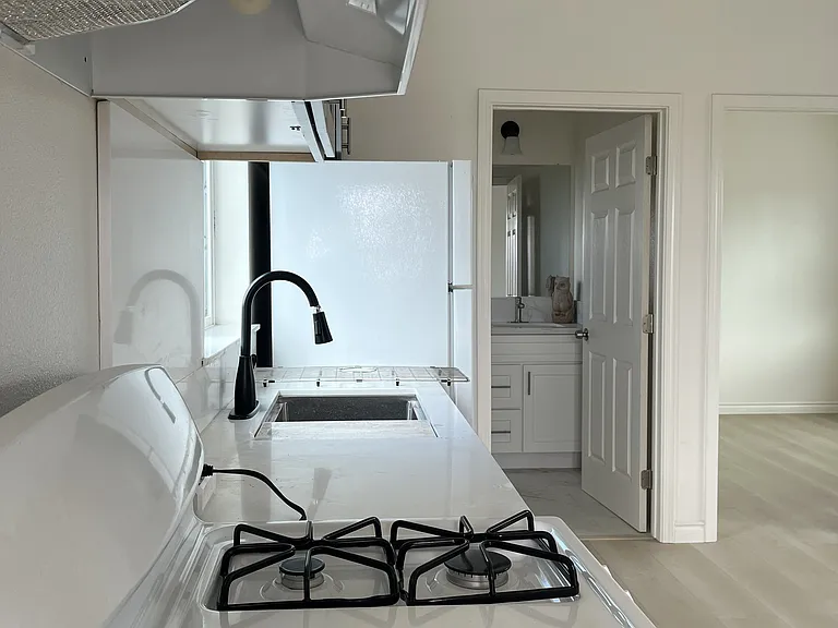 800 S 7th St — Photo 1
