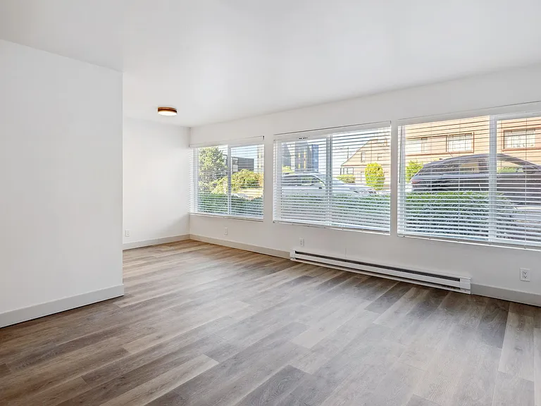 Modern Apartments in Queen Anne Steps from Climate Pledge Arena! — Photo 5