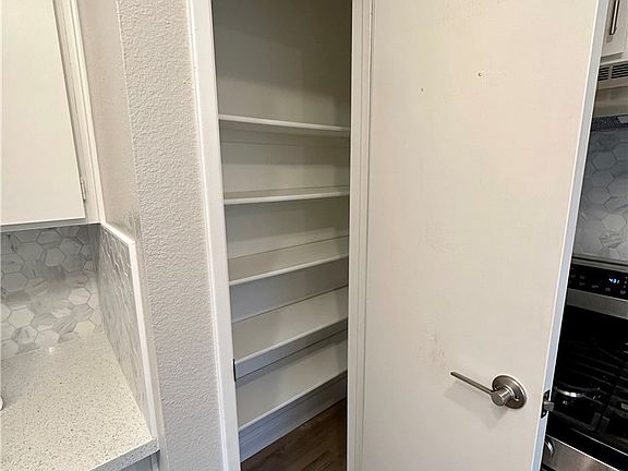 5th image of 4100 Woodgreen Dr