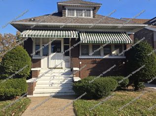 2033 Wespark Ave, Whiting, IN 46394