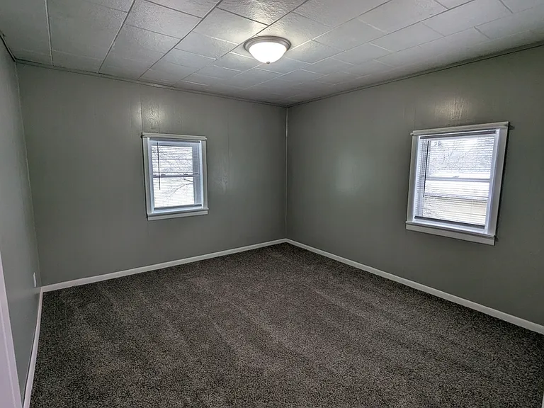 520 E Washington St — Photo 23